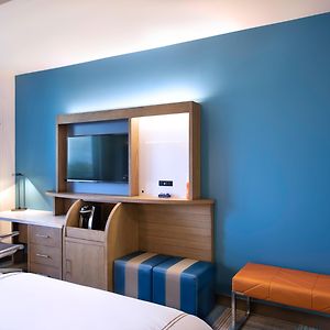 Standard Queen Room Two Queen Beds